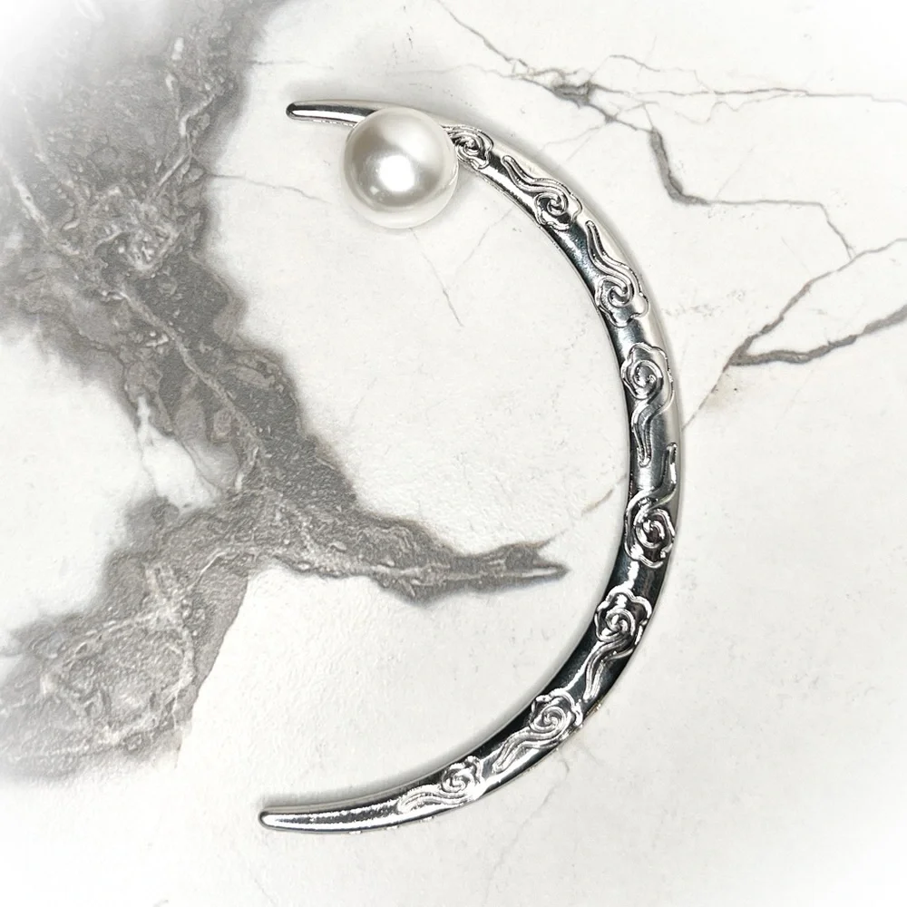 ❀ Elegant Half Moon Faux Pearl Hair Pin Jewelry - Picture 4 of 6